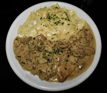 Jäger- oder Paprikaschnitzel